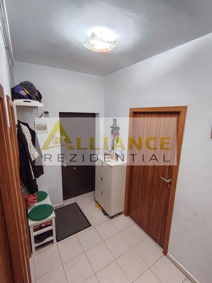 Apartament cu 2 camere decomandat, mobilat în Sud