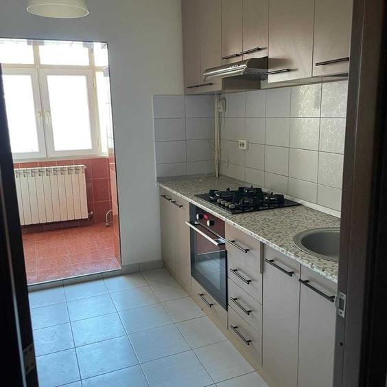 Apartament cu 2 camere decomandat în Rovine