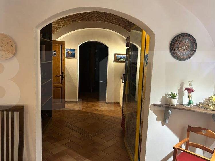 Spațiu comercial, de 350 mp, în P-ța Unirii