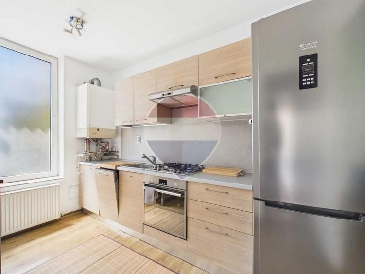 Apartament cu 4 camere decomandat, mobilat în Dorobanți