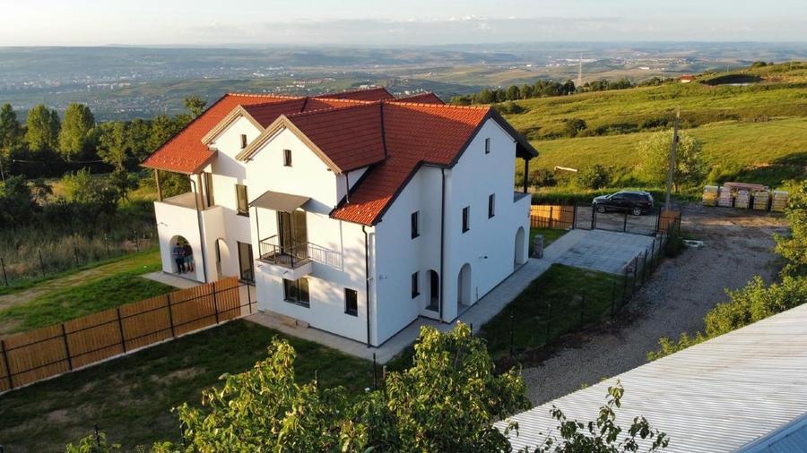 Duplex cu 5 camere cu Garaj în Feleacu