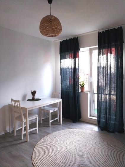 Apartament cu 3 camere decomandat, mobilat în Florești