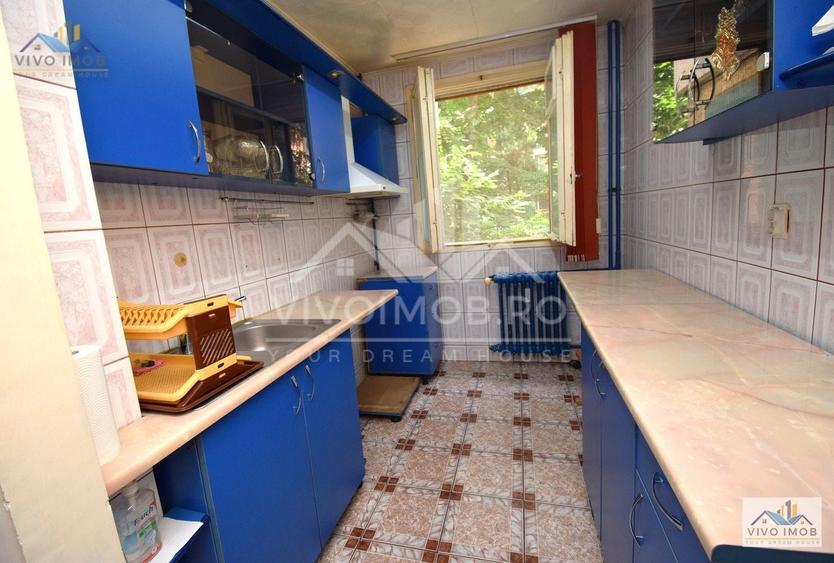 Apartament cu 3 camere semidecomandat în Titan