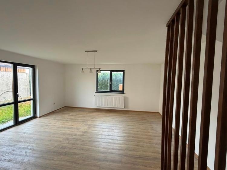 Duplex cu 4 camere cu Teren 250 Mp în Stupini