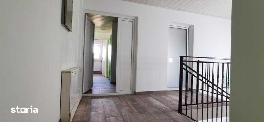Casă cu 4 camere cu Teren 180 Mp în Central
