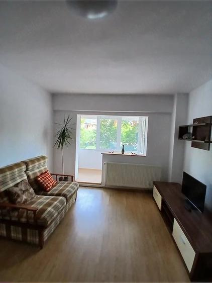 Apartament cu 2 camere decomandat în Județean