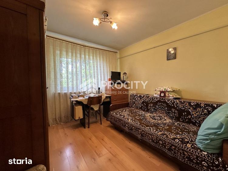 Apartament cu 3 camere decomandat în Canta