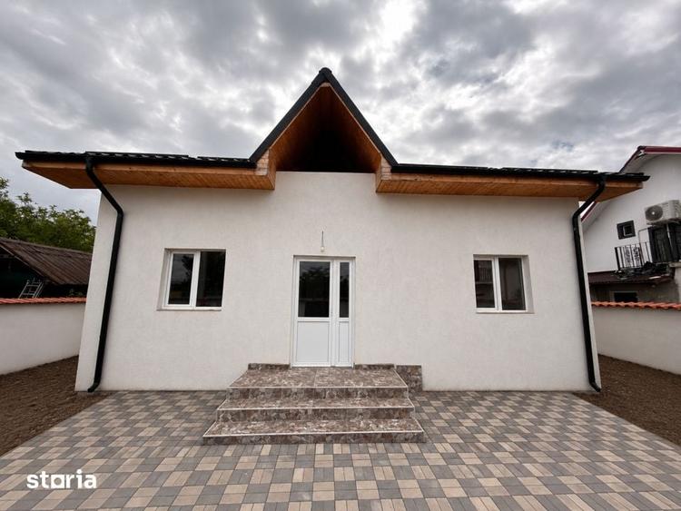 Casă cu 3 camere cu Teren 230 Mp în Malu Mare