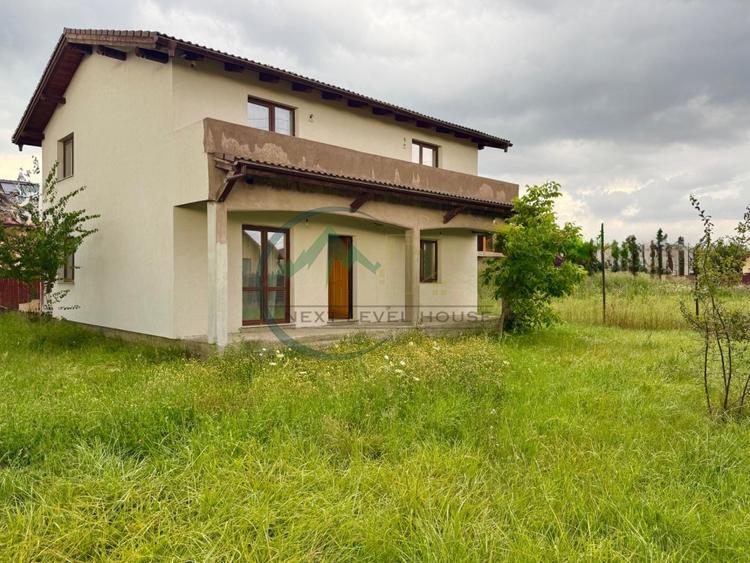 Casă individuală cu 5 camere cu Teren 500 Mp în Sânpetru