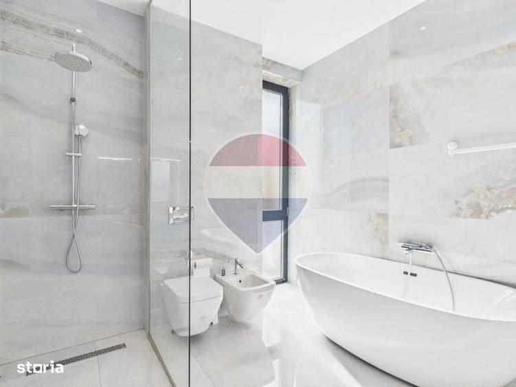Casă cu 4 camere cu Teren 327 Mp în Central