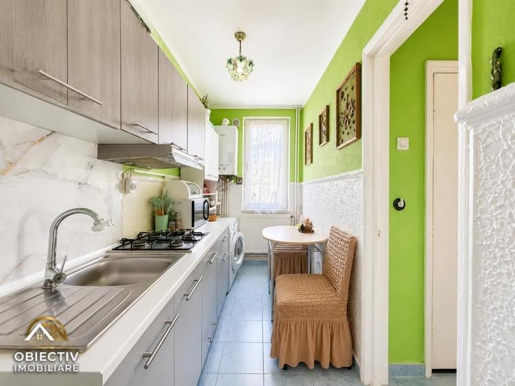 Apartament cu 3 camere semidecomandat în Central