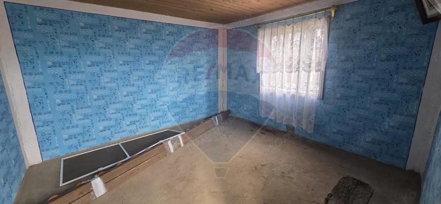 Casa / Vila cu 4 camere de vanzare - 2