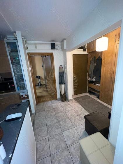 Apartament cu 4 camere decomandat, mobilat în 9 Mai