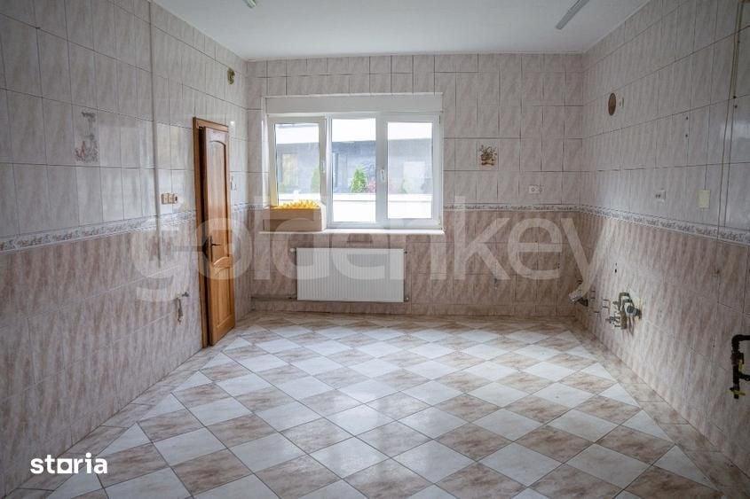 Casă cu Teren 1775 Mp în Central