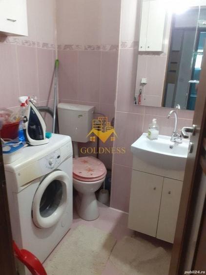 Apartament cu 3 camere semidecomandat, mobilat în Zorilor
