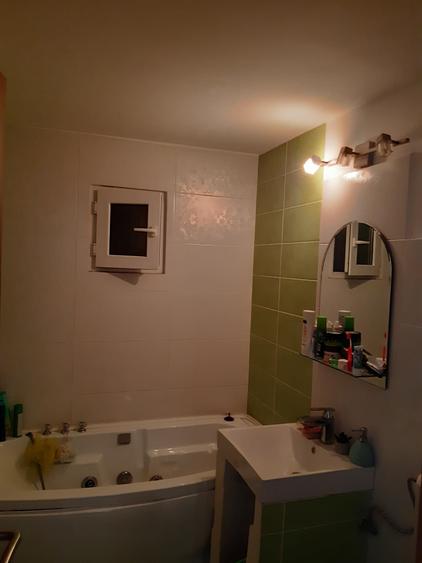 Apartament cu 3 camere decomandat în Rogerius