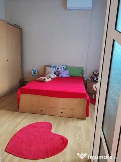 Casă cu 4 camere cu Teren 4800 Mp în Crețești