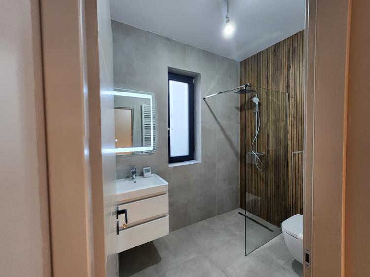 Casă individuală cu 4 camere cu Canalizare în Miroslava