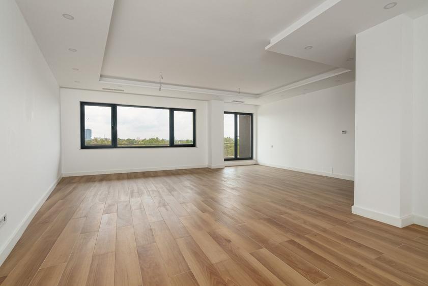 Apartament cu 4 camere decomandat în Herăstrău