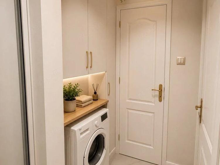 Apartament cu 3 camere decomandat în Titan
