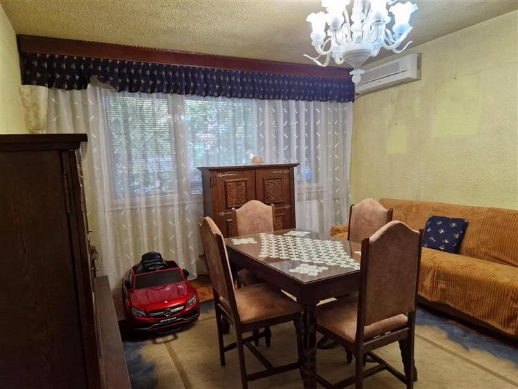 Apartament cu 3 camere semidecomandat în Drumul Taberei