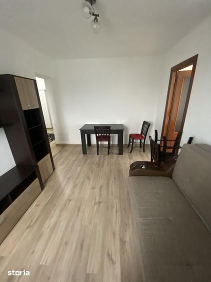 Apartament cu 2 camere semidecomandat, mobilat în Obcini