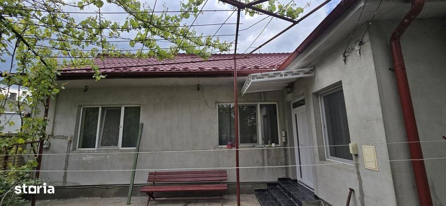 Casă cu 3 camere în Central