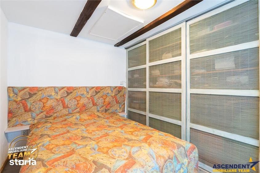 Casă cu 7 camere cu Teren 2822 Mp în Central