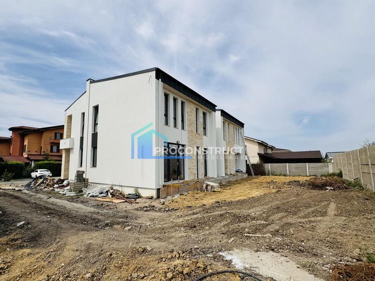 Duplex cu 4 camere cu Canalizare în Moșnița Nouă