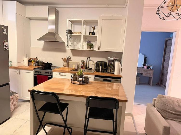 Apartament cu 2 camere decomandat în Medicină