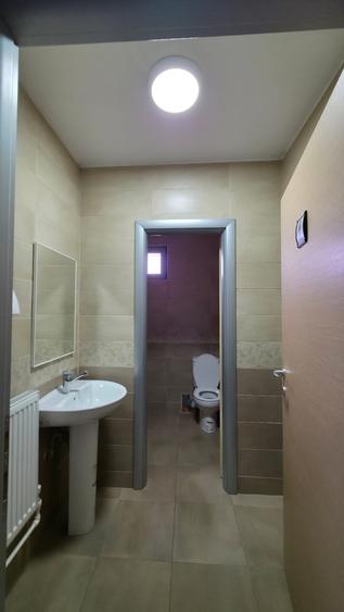 Spațiu comercial, de 996 mp, în Central