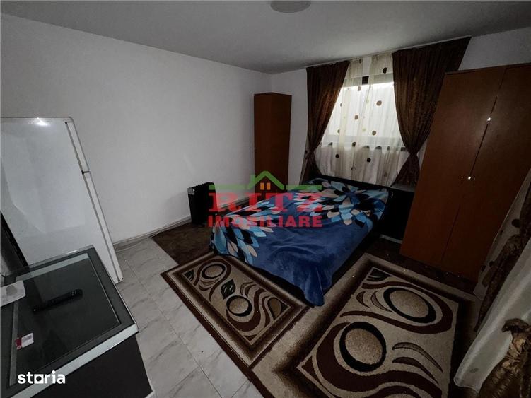Casă cu 4 camere în Linia din Vale