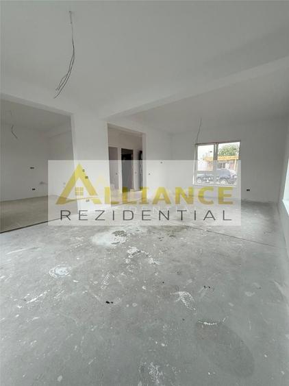 Casă individuală cu 4 camere decomandat cu Canalizare în Berceni