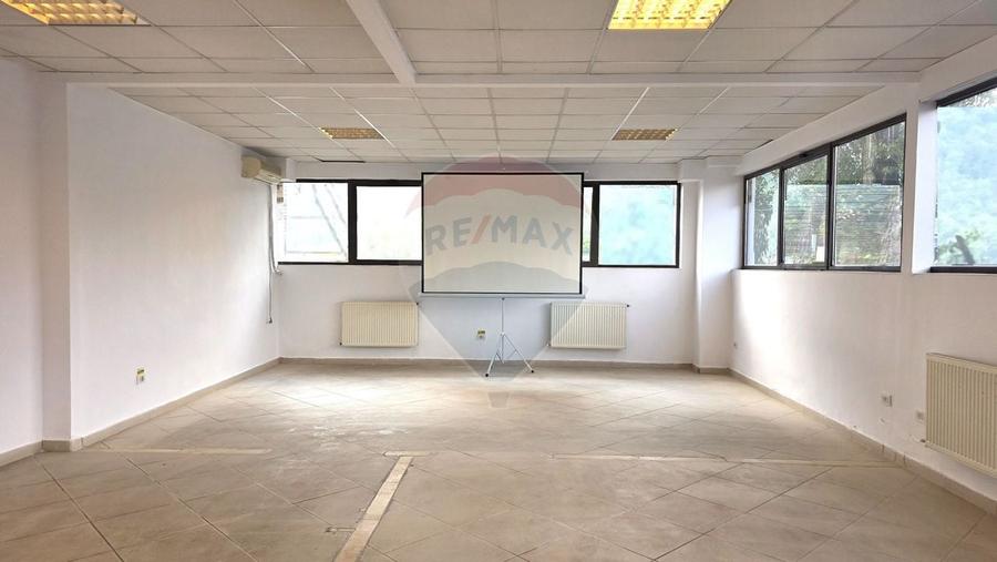 Birou, de 70 mp, în Bartolomeu