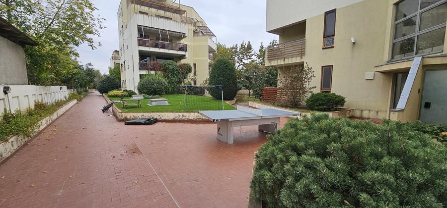 Apartament cu 3 camere semidecomandat, mobilat în Străulești