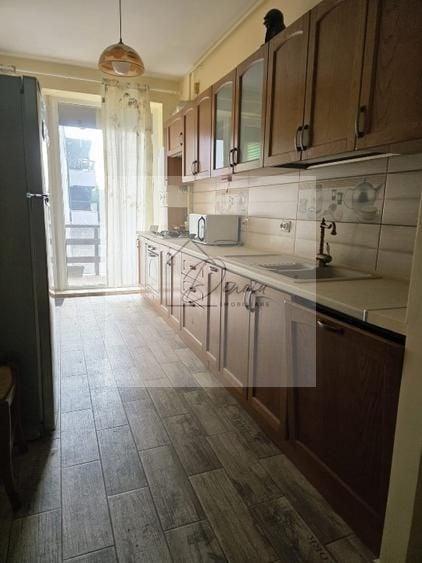 Apartament cu 4 camere nedecomandat, mobilat în Central