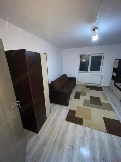 Garsonieră decomandată în Complex Studențesc