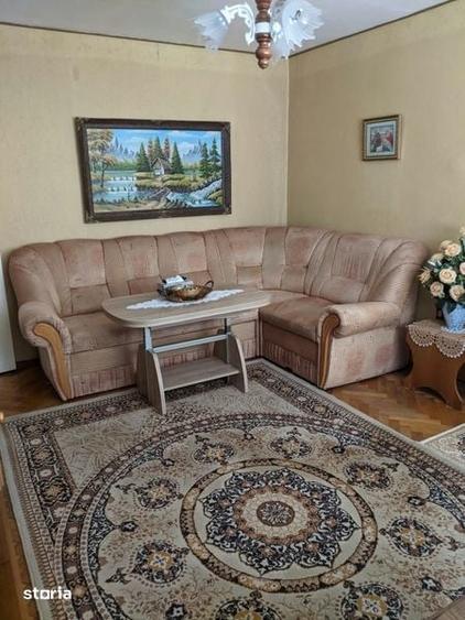 Apartament cu 3 camere semidecomandat în Cornișa