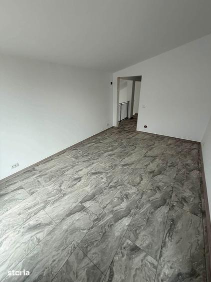 Casă cu 4 camere cu Teren 338 Mp în Calea București