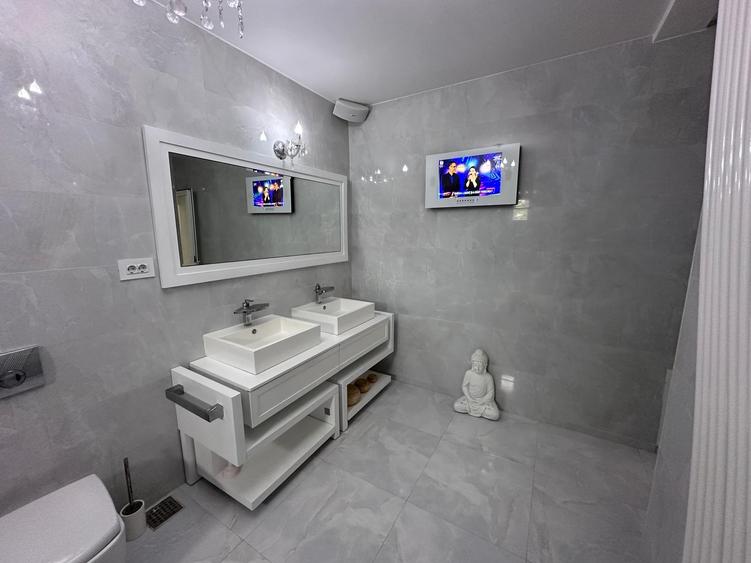 Duplex cu 5 camere cu Teren 277 Mp în Central
