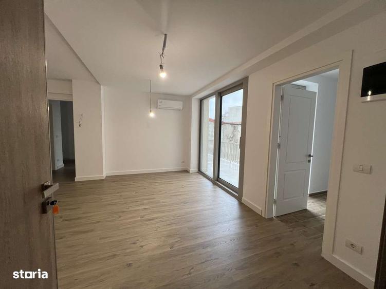 Apartament cu 4 camere în Armeneasca
