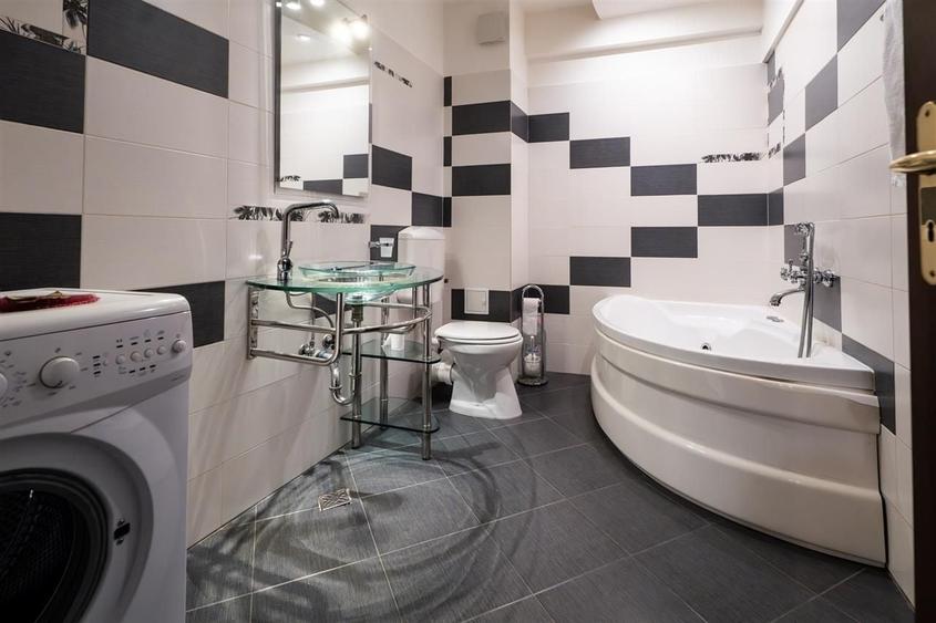 Apartament cu 2 camere semidecomandat în Calea Turzii