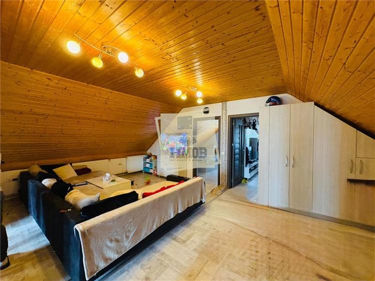 Casă individuală cu 7 camere cu Teren 810 Mp în Exterior Vest