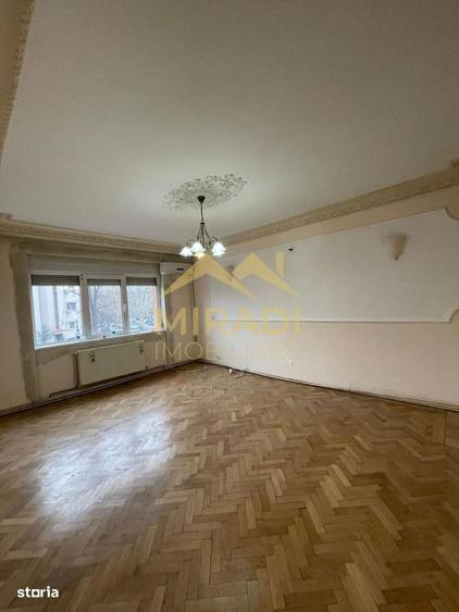 Apartament cu 3 camere decomandat în Domenii