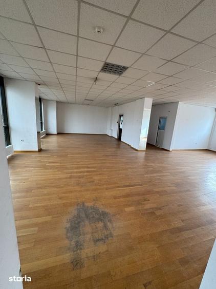 Spațiu comercial, de 600 mp, în Traian