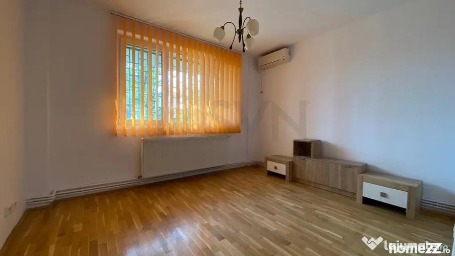 Apartament cu 3 camere semidecomandat în Chibrit