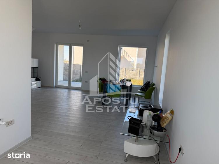 Casă cu 4 camere cu Teren 252 Mp în Remetea Mare