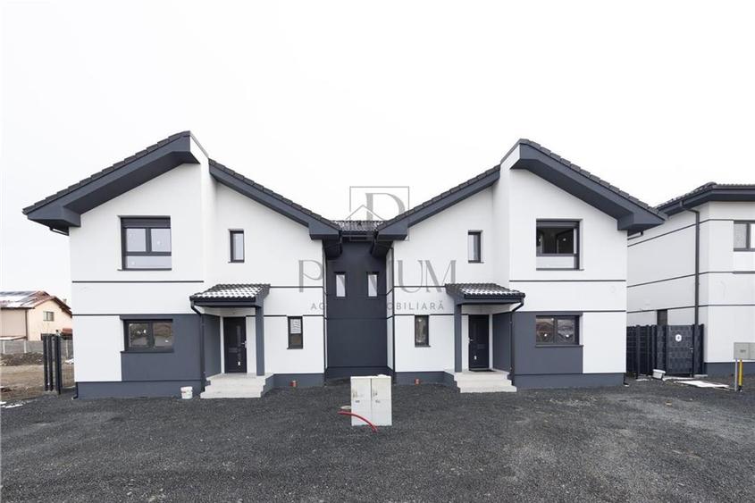 Duplex cu 4 camere cu Canalizare în Moșnița Nouă