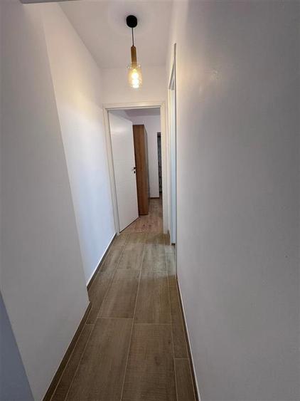 Apartament cu 4 camere decomandat, mobilat în Olteniței