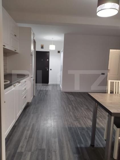 Apartament cu 3 camere semidecomandat, mobilat în Florești